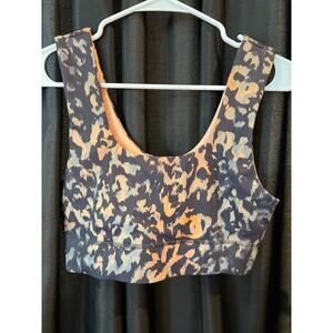Fabletics Harlow reversible athletic top. Wild camo/gaia